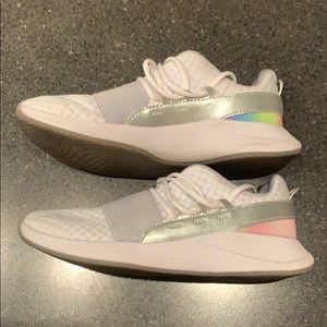 women's ua charged breathe iridescent shoes